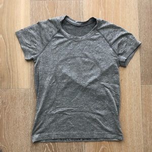 Lululemon Swiftly Tech Short Sleeve 2.0 Race Length Size 6